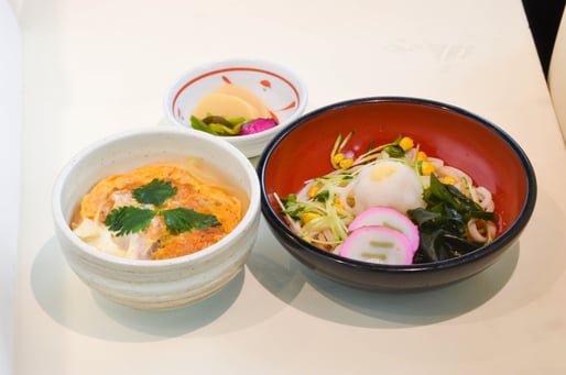 ミニかつ丼とおろしランチ 1000円(税込1100円)