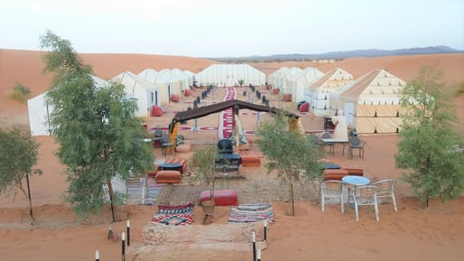 サハラ砂漠「ラグジュアリーテント」に1泊します