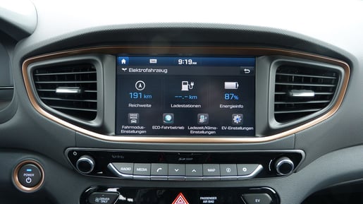 Touchscreen und Bedienungselemente des Hyundai Ioniq Electric