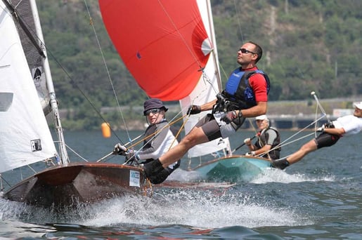 Beppe Zanone su ITA12754-Superfeet con Erik Campo a prua. Dietro Zanillo e Mattia Bordon.