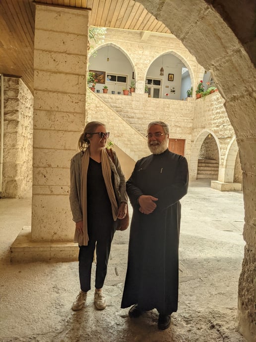 Begegnung mit dem Priester in Maaloula