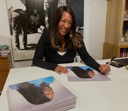 All pre orders are signed (Click image)