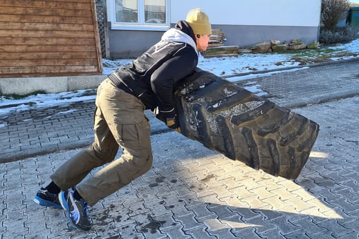 SC Int'l - Street Combatives - Cross-Combat-Training - Combative Strongman | Tire Flips für Combatives, Krav Maga und Kampfsport