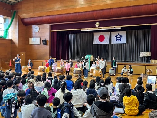 太鼓体験の様子