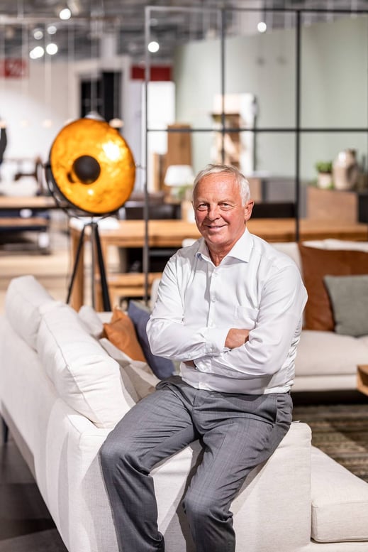 Stephan Schuler, Filialleiter Pfister