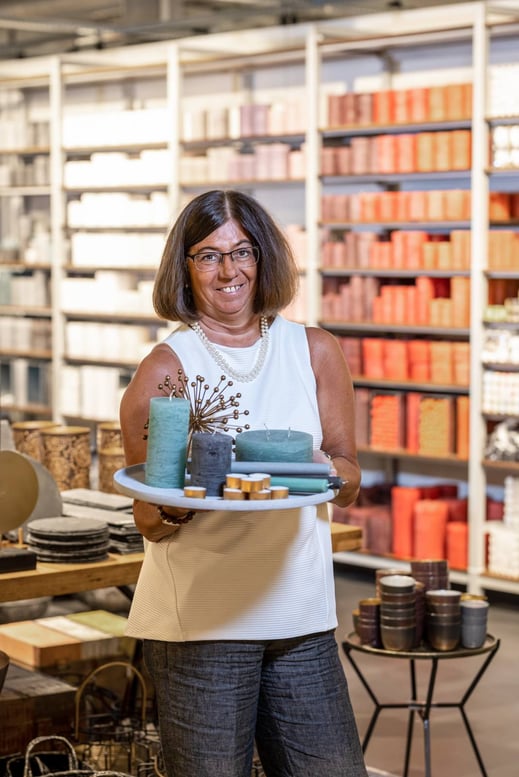 Daria Minder, Filialleiterin interio