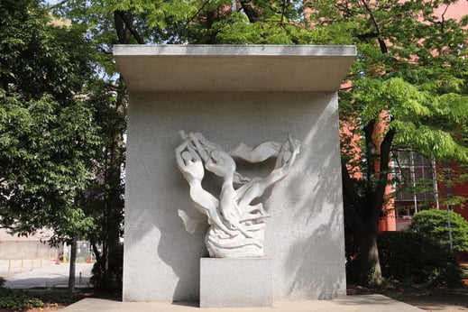 柳原義達《集う―レジャーセンターの思い出》1952年頃