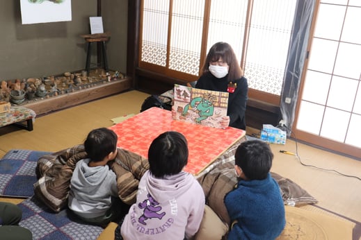 こたつでおはなしの時間