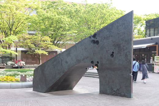 吾妻兼治郎《時の広場》1997年