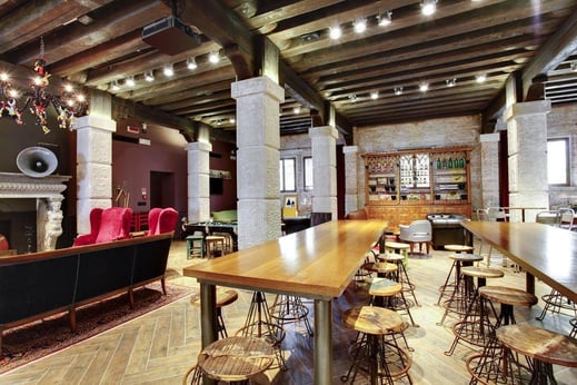 Purple Tours_Gruppenunterkuenfte_SV_Borgo_Siena_Außenansicht