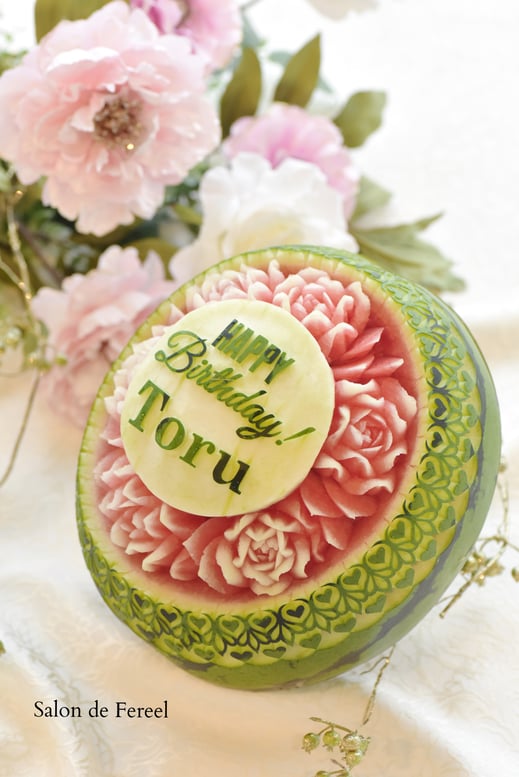 カービング　スイカ　メロン　教室　フルーツ　彫刻　大阪　オーダー　習い事　誕生日プレゼント　結婚式　カッティング　ソープ　似顔絵