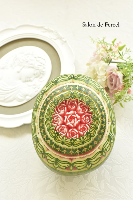 カービング　スイカ　彫刻　誕生日　結婚式　メロン　フルーツカービング　教室　大阪　薔薇　ソープカービング　　プレゼント　オーダー　フラワーケーキ　時計　ウェルカムボード　バスケット