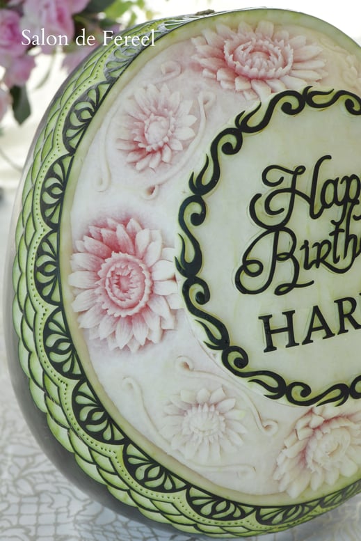 カービング　スイカ　メロン　教室　フルーツ　彫刻　大阪　オーダー　習い事　誕生日プレゼント　結婚式　カッティング　ソープ　似顔絵　お供え