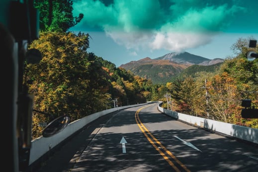 移動中バスからのきれいな景色が楽しめます