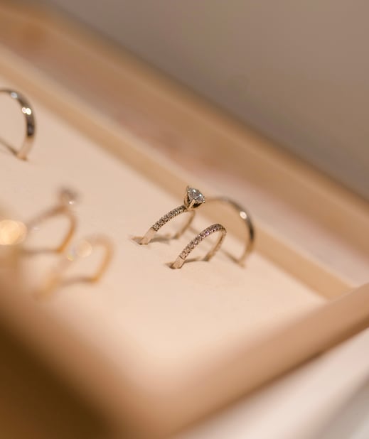 Trauring Beratung in Lingen. Alle Mitarbeiterinnen die in der Trauring Beratung vom Juwelier Neuhaus arbeiten.