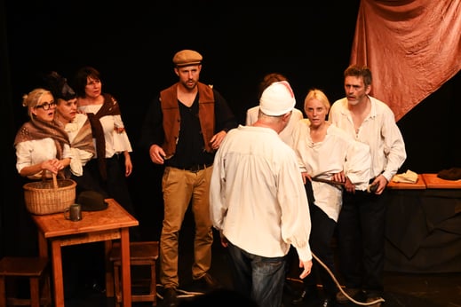 Stage théâtre, cours florent, école de théâtre, cours adultes, improvisation, commedia dell'arte. meilleure école de théâtre à Bruxelles