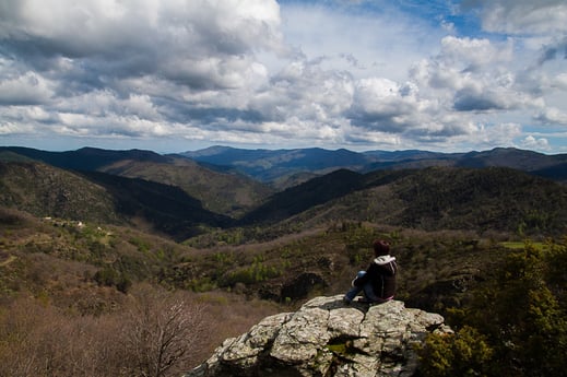 Chemin de petite randonnée sur Mont bouges