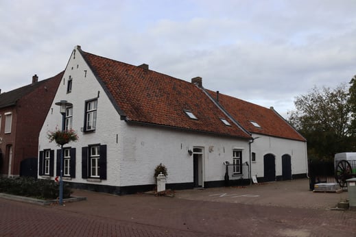 Woonhuis uitspanning, Witte Paard Heel, Dorpsstraat, rijksmonument, 18e eeuw maasgouw res nova