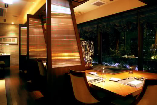 キャトルセゾンMORI_鉄板前席1