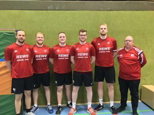 von links: Denny Fink, Marius Schuchart, Patrick Reingardt-Schaper, Marvin Sonnemann, Nils Wolter und Trainer Heinrich Reingardt.