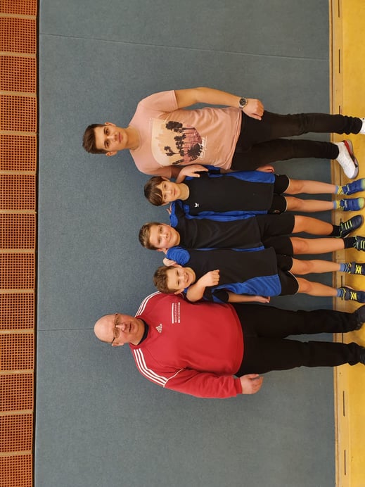 von links: Trainer Heinrich Reingardt, Jano Bork, Mika Schilasky, Fynn Schaich und Betreuer René Steinnagel