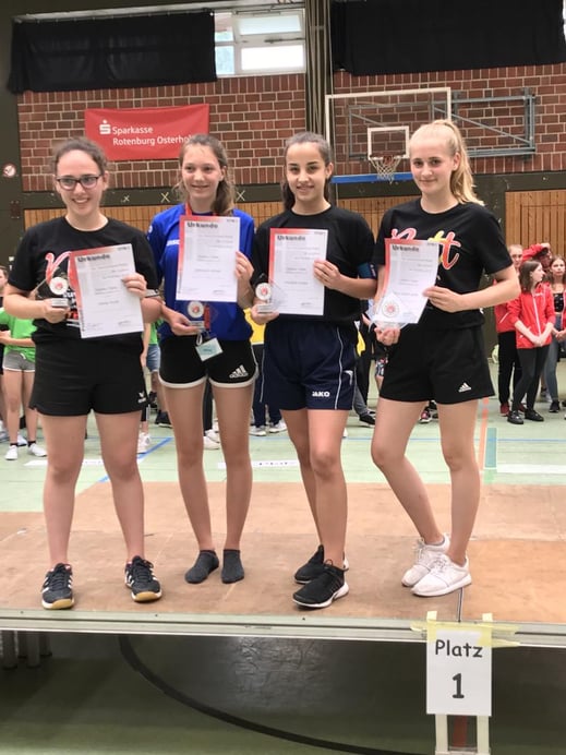 Dreamteam mit Ann-Sophie Geide rechts mit ihren Dreamteam Kolleginnen aus Niedersachsen Bremen und Schwaben.