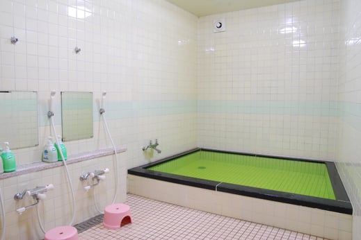 男湯の浴室全景