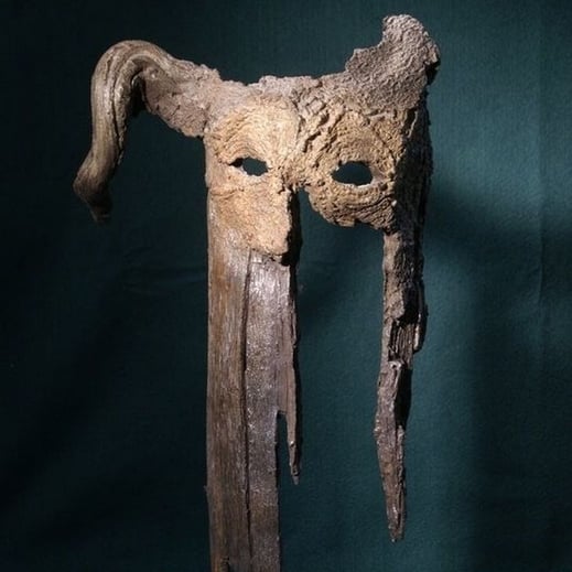    A partir de là tout est possible. Légende : « Les Sentinelles », bronze patiné 60 x 25 cm. Marcelo Carpaneto