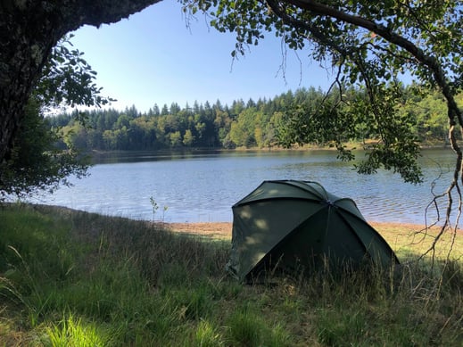 Poste de pêche de l'étang de La Prade.