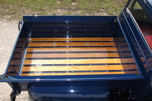 Ford F-100 Pickup 1953, Holzarbeiten, Oldtimer Garage D. Bauhofer, Teufenthal