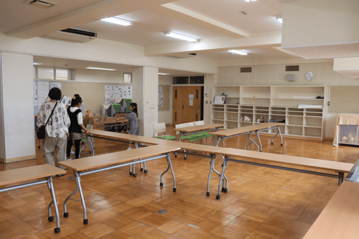 教室の机の配置を検討中