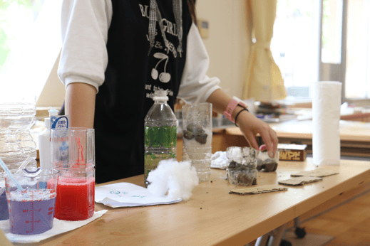 理科の実験（ろ過）