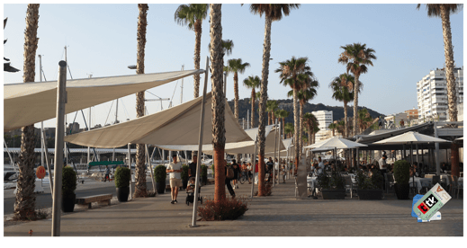 Gastronomía en el Muelle Uno del puerto de Málaga