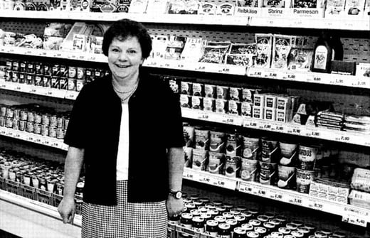 Der Spar-Supermarkt in Flurlingen wird von Gertrud Schwegler (Bild) und ihrem Team geführt; Öffnungszeiten montags bis freitags 8.00 bis 12.00 und 14.00 bis 18.30 Uhr, samstags durchgehend von 8.00 bis 13.00 Uhr.