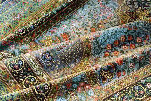 ペルシャ絨毯　機械で作られた量産絨毯との違い