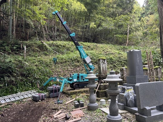 既存墓地　墓石解体作業
