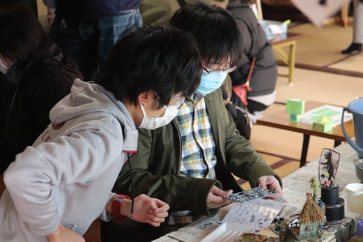 ずこうの日① プラモデルづくりに取り組む筆者