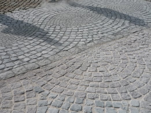 TERRABOND Überschüssiges Material abfegen