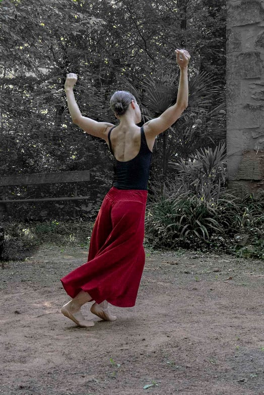 "En Suite" - J.S. Bach - created and performed by Mareike Franz