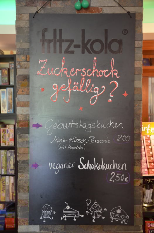 Die Tagesangebote des Würfel & Zucker wechseln - aber Kuchen gibt es immer.