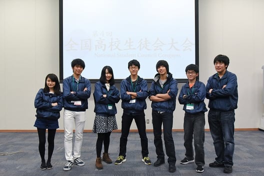 実行委員のメンバーと。中央が須田くん