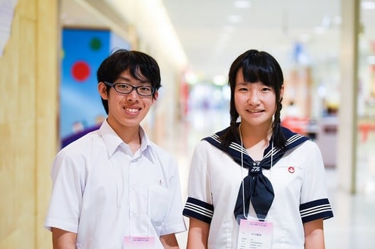 左から　内田佑人くん、小川瑞奈さん(3年)