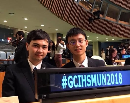 左から　渡邊玲央くん、永見大智くん　写真提供:桐蔭学園中等教育学校(以下同)