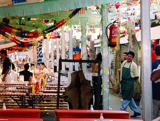 バルセロナの市場のフードコートは日本人好みで溢れている。