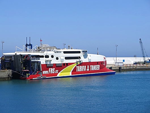 スペインからアフリカに向かうフェリー
