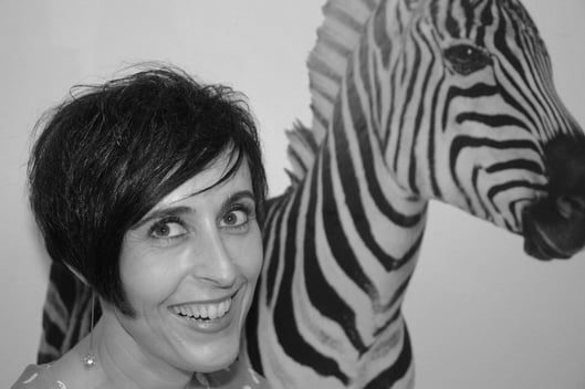 Denise Donà, Geschäftsführerin lemongrass Lenzburg, Kosmetik, Fusspflege, Stil- und Farbberatung, Visagistin