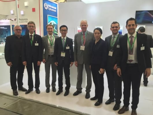 ACunity 在上海光博展   （左四至左六：洪臣；Prof. Dr. Reinhart Poprawe；李俐群教授）   