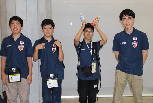 左から米田寛崚くん、米田優崚くん、平木康傑くん、 岸田陸玖くん