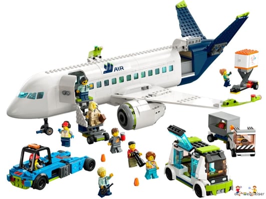 LEGO Set 60367 mit 913 Bauteilen – Modernes Flugzeug mit Umfangreiches Bodenfahrzeug-Zubehör.