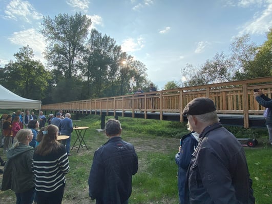 Grillfest zur Einweihung der Heidjer Brücke. Foto: Regionalmanagement